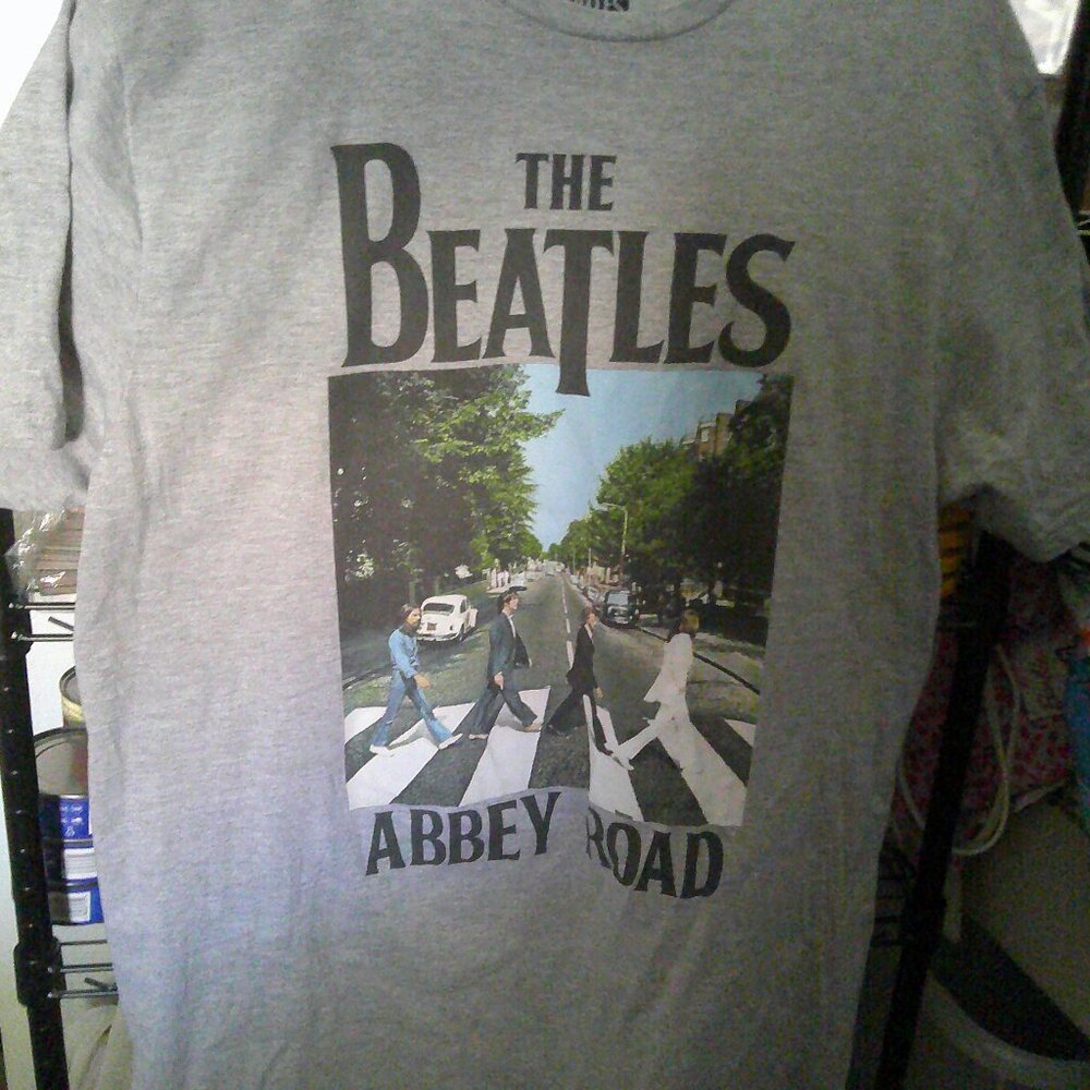 Large Mens Beatles Abbey Road T-shirt--No Tags-Good Condition